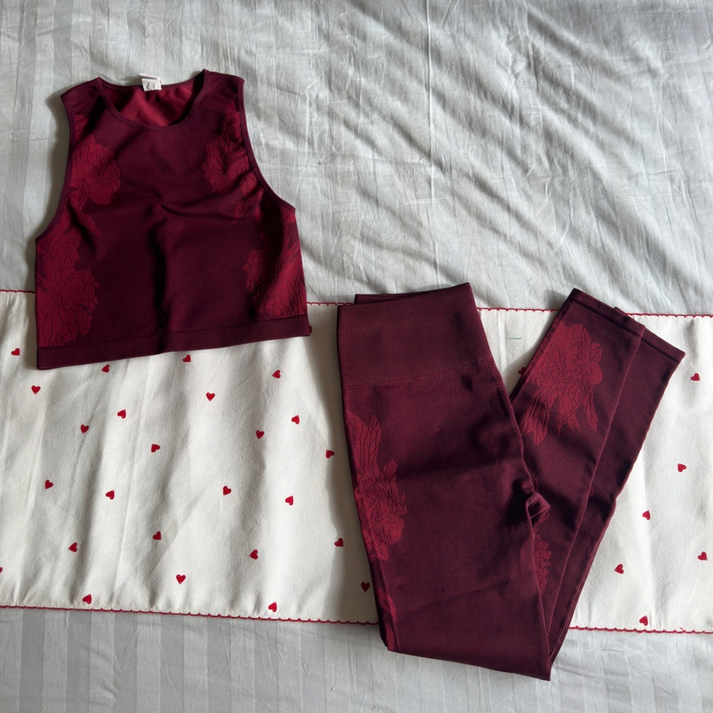 Fabletics Red Floral Workout SET